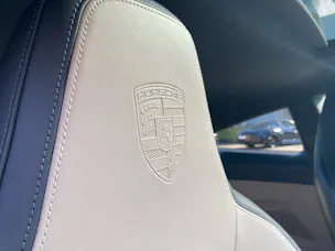 Porsche 911 Carrera 4 GTS