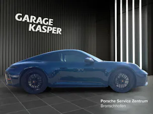 Porsche 911 Carrera 4 GTS