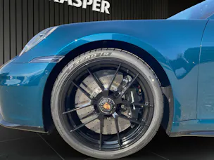 Porsche 911 Carrera 4 GTS