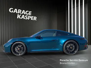 Porsche 911 Carrera 4 GTS