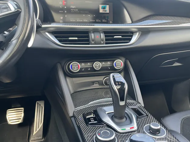 Alfa Romeo Stelvio 2.9 V6 Biturbo Q4 Quadrifoglio SKY AKRAPOVIC