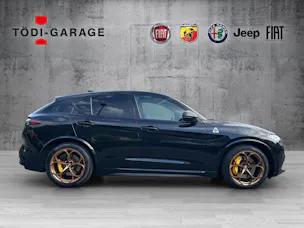 Alfa Romeo Stelvio 2.9 V6 Biturbo Q4 Quadrifoglio SKY AKRAPOVIC