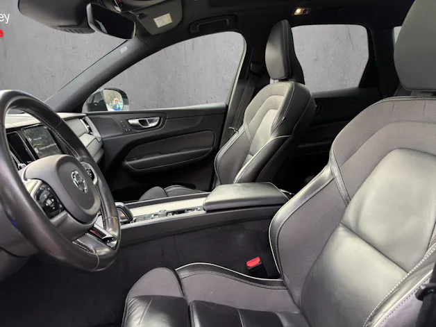 Volvo XC60 B6 Benzin Mild Hybrid AWD R-Design Geartronic