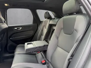 Volvo XC60 B6 Benzin Mild Hybrid AWD R-Design Geartronic