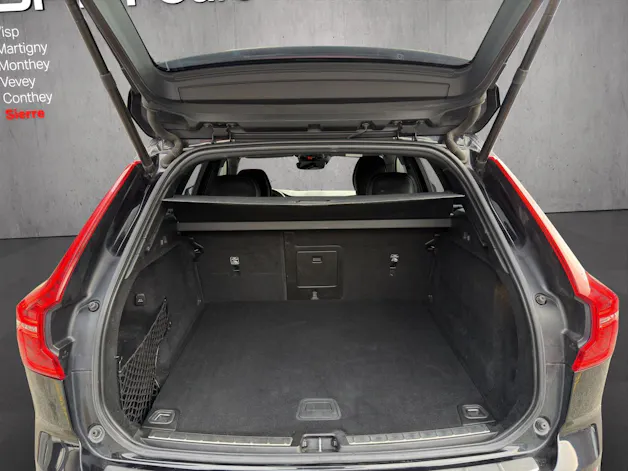 Volvo XC60 B6 Benzin Mild Hybrid AWD R-Design Geartronic