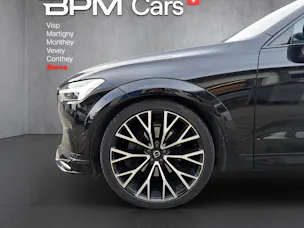 Volvo XC60 B6 Benzin Mild Hybrid AWD R-Design Geartronic