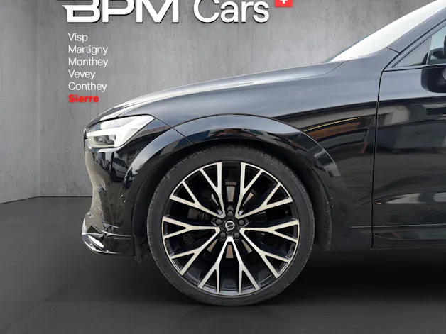 Volvo XC60 B6 Benzin Mild Hybrid AWD R-Design Geartronic