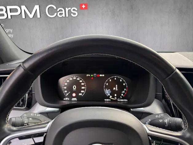 Volvo XC60 B6 Benzin Mild Hybrid AWD R-Design Geartronic