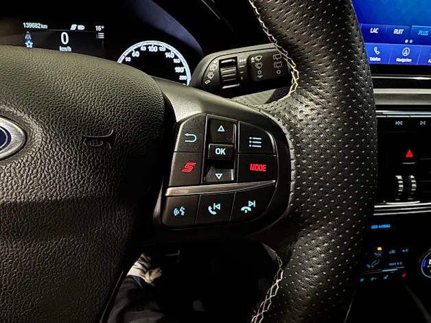 Ford Focus ST 2.0 ST Performance | 1.Hand | CH |