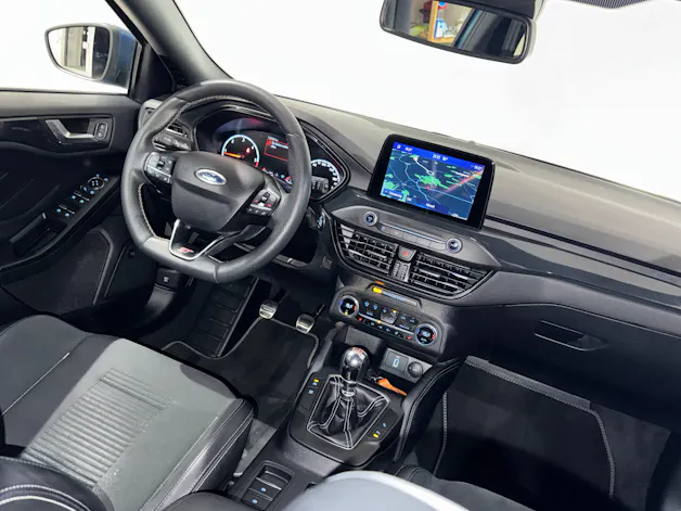 Ford Focus ST 2.0 ST Performance | 1.Hand | CH |