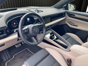 PORSCHE Macan Turbo