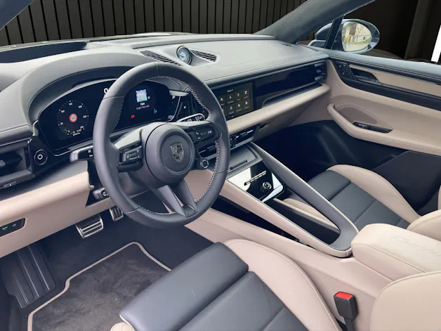PORSCHE Macan Turbo