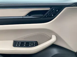 PORSCHE Macan Turbo