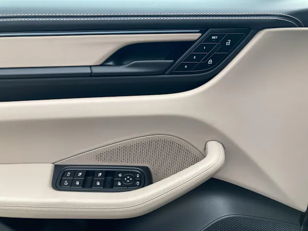 PORSCHE Macan Turbo