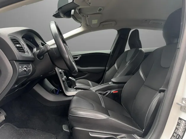 Volvo V40 D2 Momentum Powershift