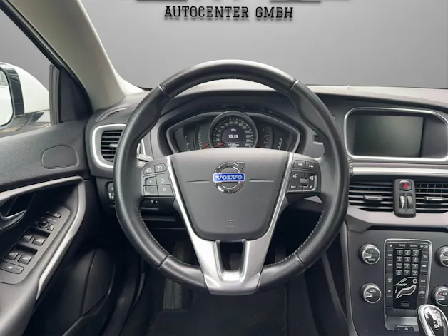Volvo V40 D2 Momentum Powershift
