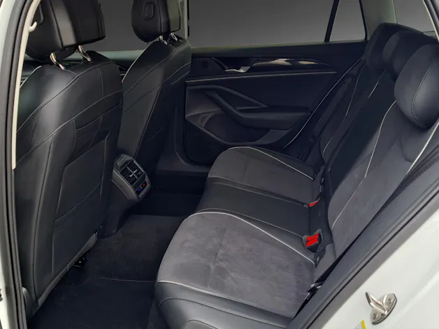 VW Passat Variant 2.0 TDI evo Business 4 Motion DSG