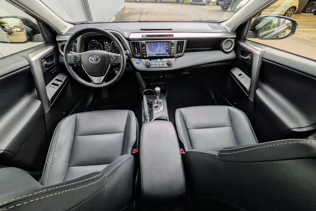 Toyota RAV-4 2.5 HSD Sol Premium e-CVT