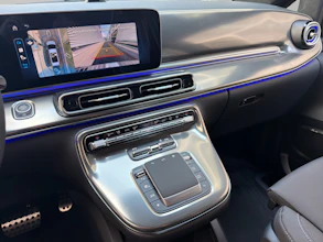 https://vehicle.imgix.net/4318679/b8183865-33c3-4254-a2bb-b1850a72fcfd.jpg