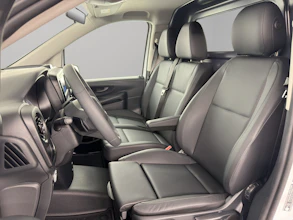 https://vehicle.imgix.net/4318687/d86ff3e2-524e-4706-ba33-f7cff5eaf857.jpg
