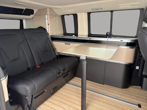 https://vehicle.imgix.net/4318693/0b9604c8-c64c-4420-9ce1-bb1402814903.jpg