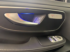 https://vehicle.imgix.net/4318693/1770dc60-c54d-40db-b651-3139e04b4bda.jpg