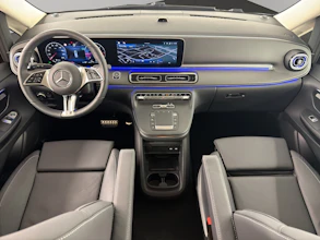 https://vehicle.imgix.net/4318693/aeb6b5e5-0e9e-4d8c-ae19-3d1c5fdadd76.jpg