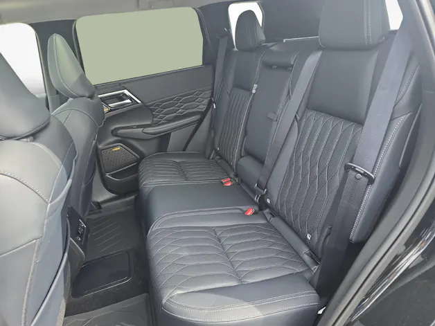 Mitsubishi Outlander 2.4 PHEV Instyle 4x4 / ab 3,9% Leasing bei Abschluss einer Protect Autoversicherung