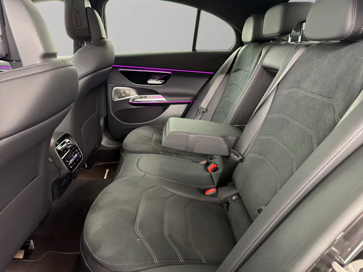 Fahrzeugbild MERCEDES-BENZ E 220