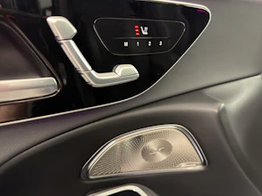 https://vehicle.imgix.net/4318762/b02c4b04-4b6d-4128-81ec-320147b8a557.jpg
