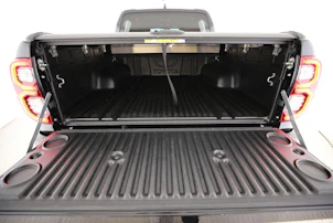 Fahrzeugbild TOYOTA Hilux Double Cab.-Pick-up 2.8 D-4D 230 GR Sport