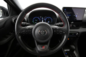 Fahrzeugbild TOYOTA Yaris 1.5 VVT-i HSD GR Sport