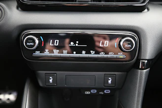 https://vehicle.imgix.net/4318780/54b01e6f-4e87-4b0b-946e-13b7bb394daf.jpg