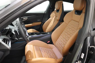 https://vehicle.imgix.net/4318789/a7ac21a4-a838-43c2-82ea-fea8c7122dc8.JPG