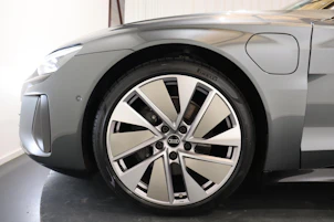 image du véhicule AUDI e-tron GT quattro