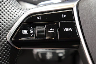 https://vehicle.imgix.net/4318789/d2d3999a-578d-4323-9f7e-31b4b64a5077.JPG