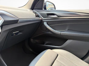 https://vehicle.imgix.net/4318813/b7cd4712-7a15-40e3-8f23-a7ef8092386c.jpg