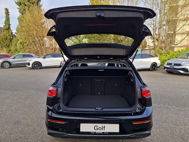 VW Golf VIII 1.5 UNITED eTSI Life DSG