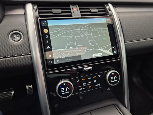Land Rover Discovery 3.0 D I6 300 R-Dynamic SE