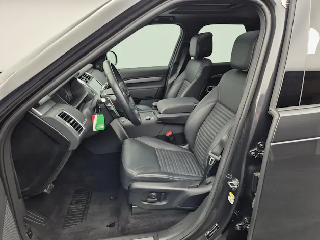 Land Rover Discovery 3.0 D I6 300 R-Dynamic SE