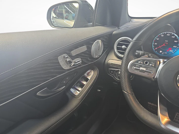 image du véhicule MERCEDES-BENZ GLC 200