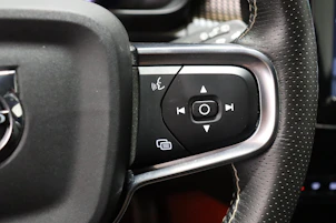 image du véhicule VOLVO XC40 P8 Twin R-Design AWD