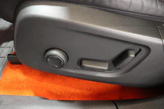 https://vehicle.imgix.net/4319134/a9b5d569-e56d-4c76-acfe-937e11bd59e6.JPG