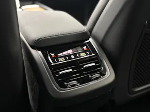 Volvo XC60 2.0 B5 MH Plus Dark AWD