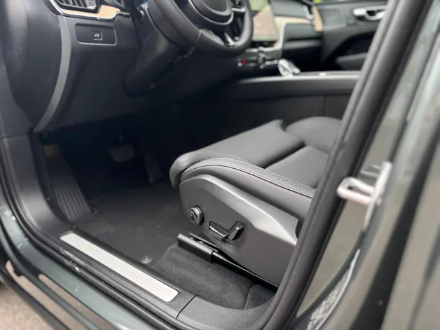 Volvo XC60 2.0 B5 MH Plus Dark AWD
