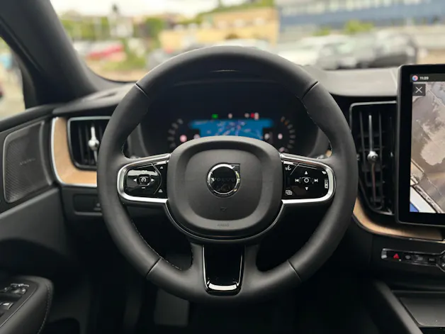 Volvo XC60 2.0 B5 MH Plus Dark AWD