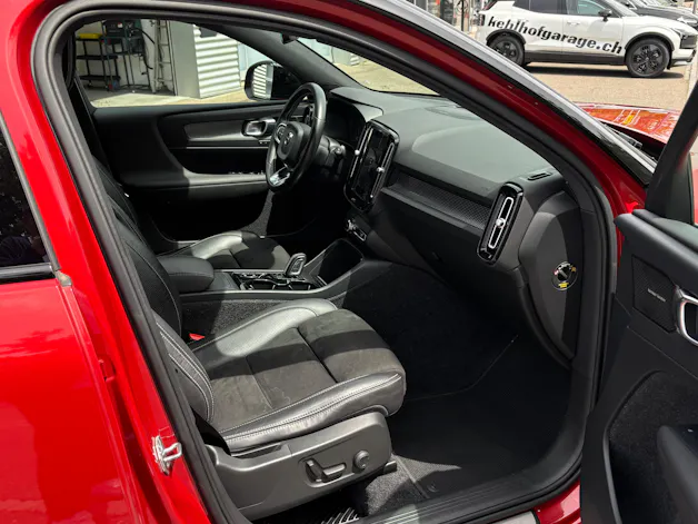 Volvo XC40 2.0 T5 R-Design AWD