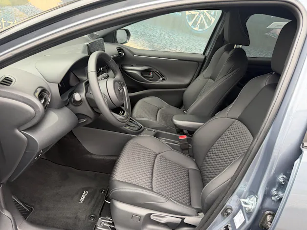Toyota Yaris 1.5 VVT-i HSD Premium