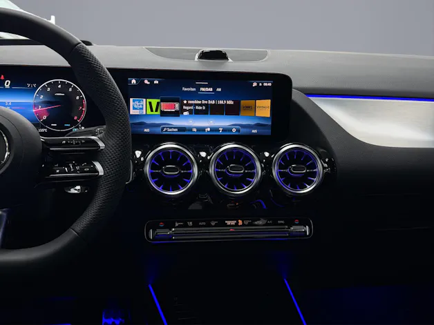 Mercedes-Benz GLA 250 Swiss Star AMG Line 4matic