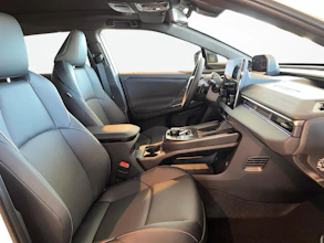 https://vehicle.imgix.net/4319206/4a1b3db0-4ab1-4a3f-aa6b-8cb534bea44b.jpg